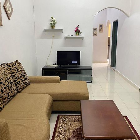 Desa Kemboja Homestay Pantai Cenang  Exterior foto